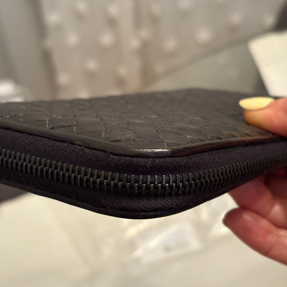 Bottega Veneta Interratio zippy Black Woven Leather Wallet box not included - Picture 14 of 15
